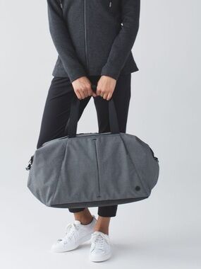 Lululemon Break Free Weekender Bag Black White Gym Travel Duffel Yoga Overnight